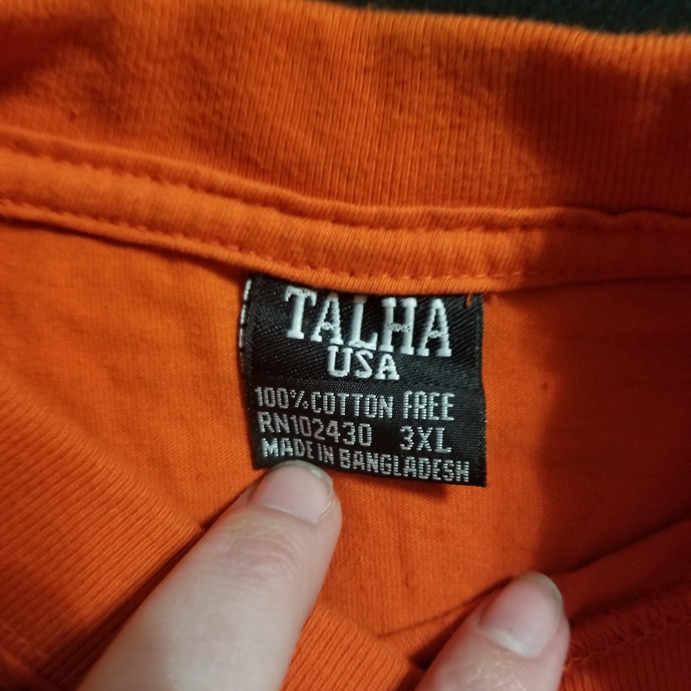 T-Shirt - Picture 2 of 3